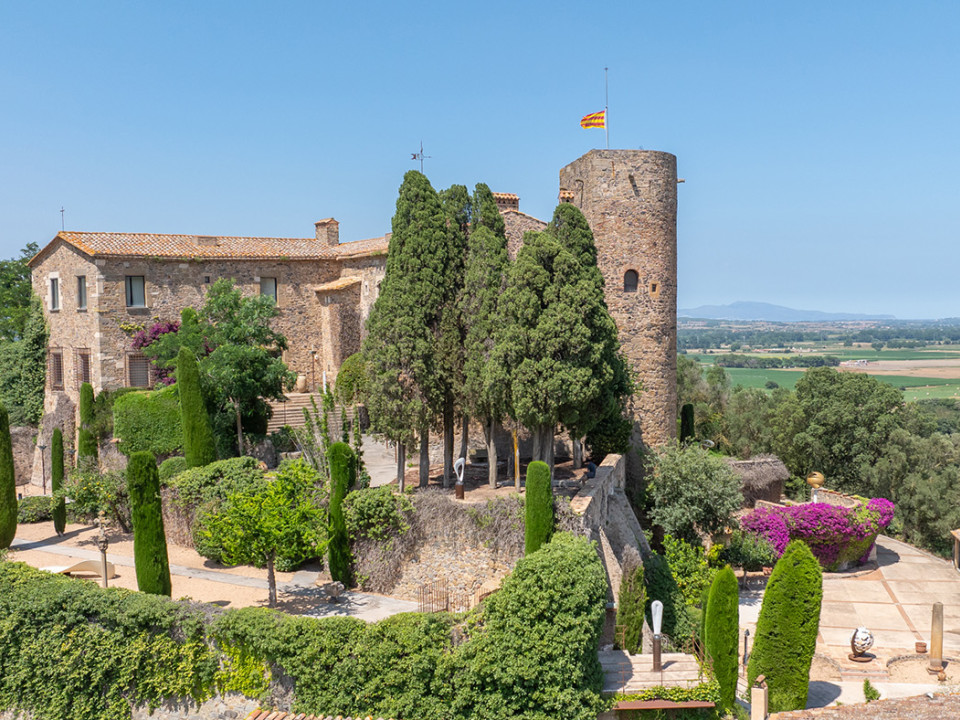 El castillo de Foixà, uno de los castillos más famosos en Cataluña que aparece en la cartera de Cottage Properties